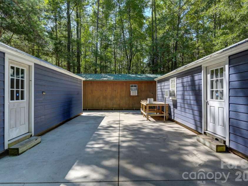 1040 Lawhon Road, Blythewood, SC 29016.  MLS# CAR4425889, YatesRealty ID 51901. 