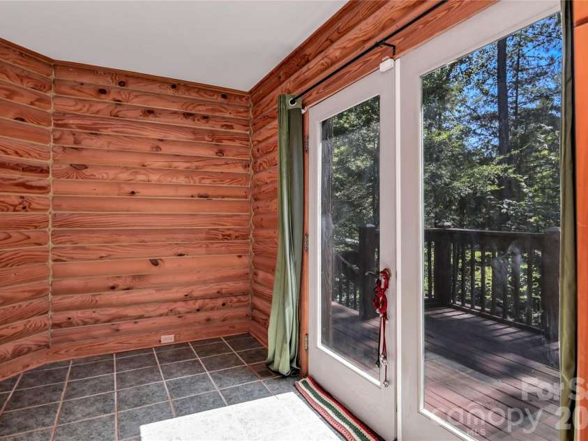 1040 Lawhon Road, Blythewood, SC 29016.  MLS# CAR4425889, YatesRealty ID 51901. Eat-in dining