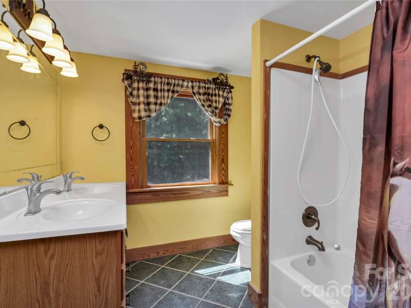 1040 Lawhon Road, Blythewood, SC 29016.  MLS# CAR4425889, YatesRealty ID 51901. Full Bath on upper level