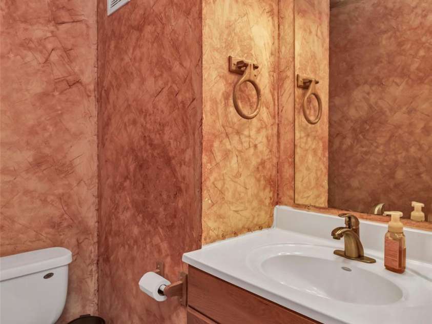 1040 Lawhon Road, Blythewood, SC 29016.  MLS# CAR4425889, YatesRealty ID 51901. Half Bath on main