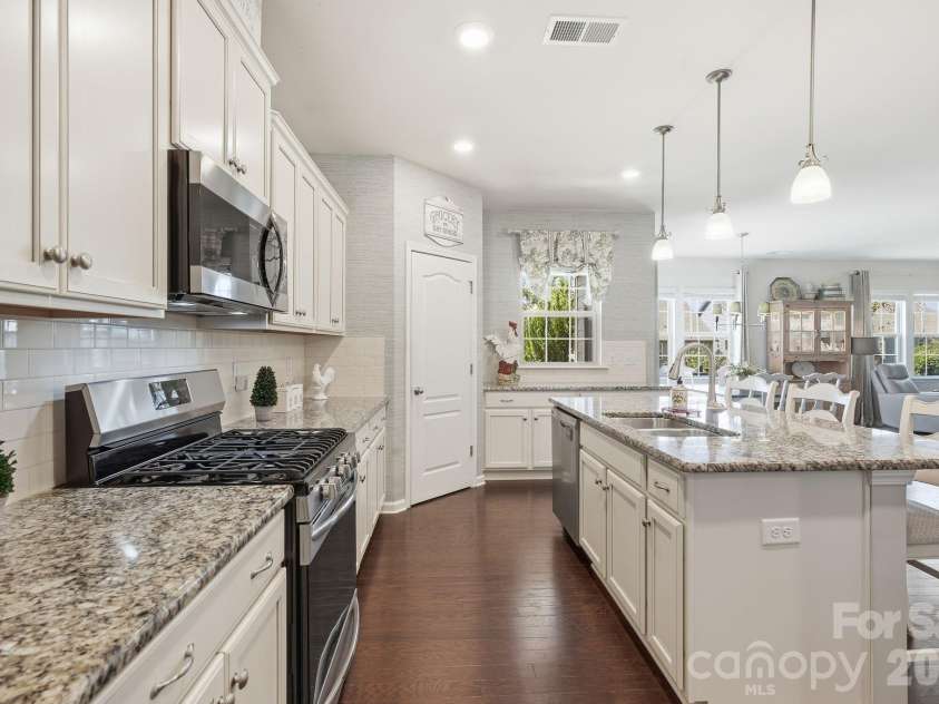 7013 Hamilton Mill Drive, Waxhaw, NC 28173.  MLS# CAR4424451, YatesRealty ID 51903. 