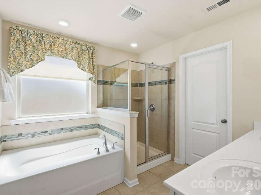 7013 Hamilton Mill Drive, Waxhaw, NC 28173.  MLS# CAR4424451, YatesRealty ID 51903. 