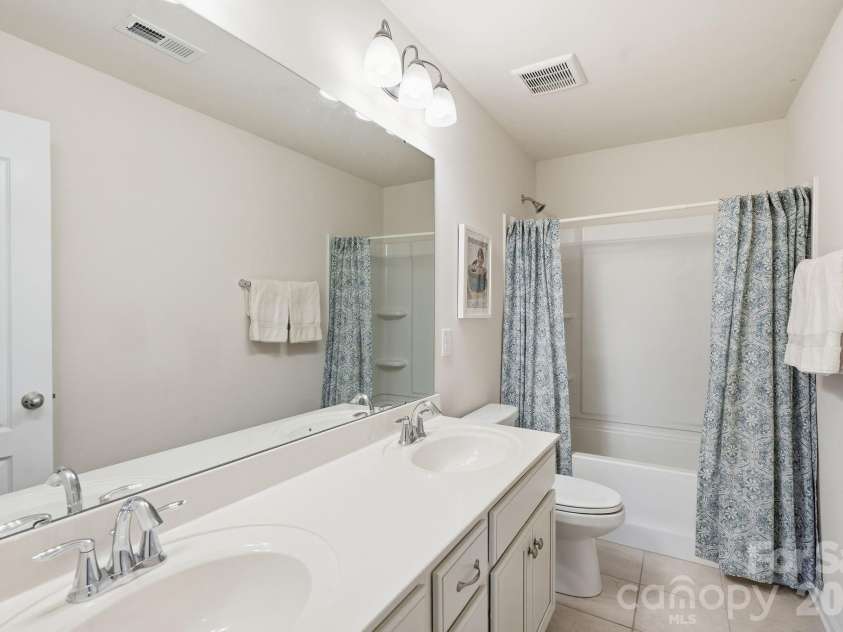 7013 Hamilton Mill Drive, Waxhaw, NC 28173.  MLS# CAR4424451, YatesRealty ID 51903. 