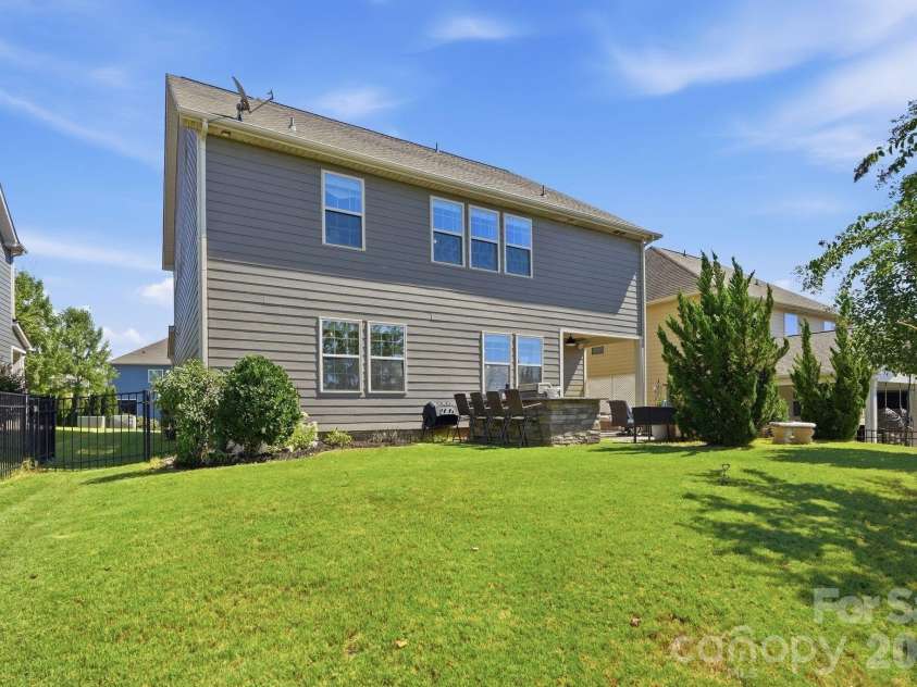 7013 Hamilton Mill Drive, Waxhaw, NC 28173.  MLS# CAR4424451, YatesRealty ID 51903. 