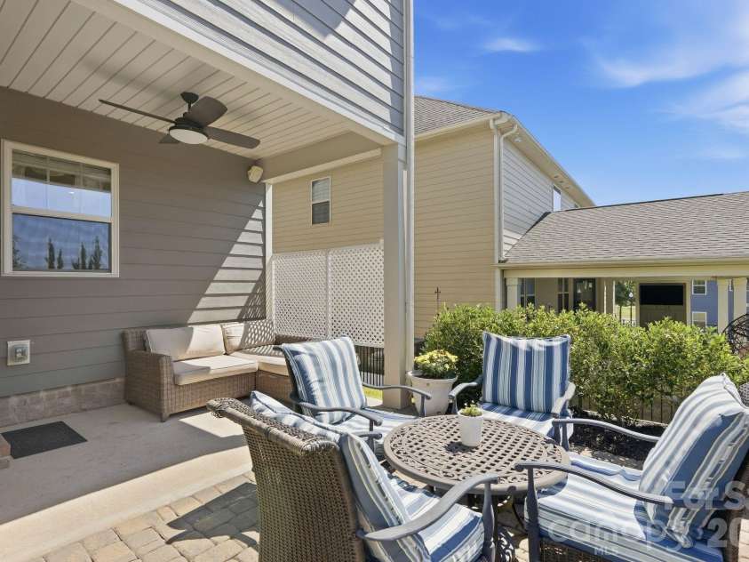 7013 Hamilton Mill Drive, Waxhaw, NC 28173.  MLS# CAR4424451, YatesRealty ID 51903. 