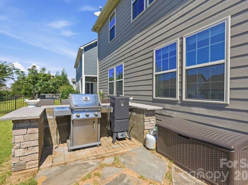 7013 Hamilton Mill Drive, Waxhaw, NC 28173.  MLS# CAR4424451, YatesRealty ID 51903. 