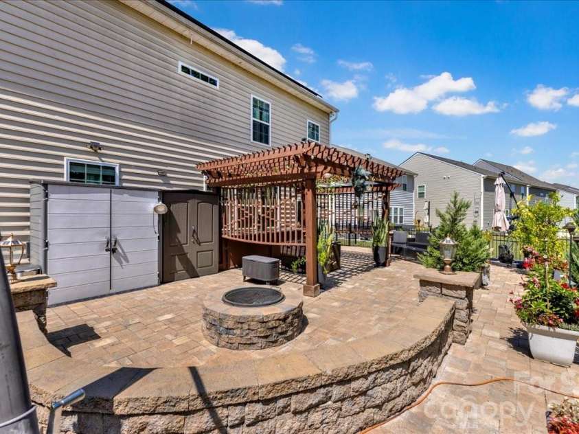 14727 Superior Street, Charlotte, NC 28273.  MLS# CAR4426197, YatesRealty ID 51904. 