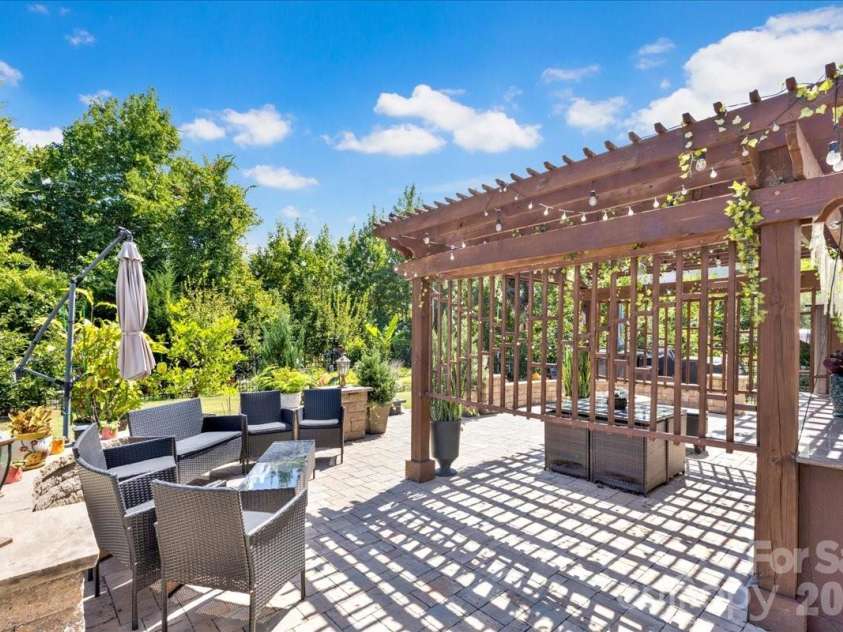 14727 Superior Street, Charlotte, NC 28273.  MLS# CAR4426197, YatesRealty ID 51904. 