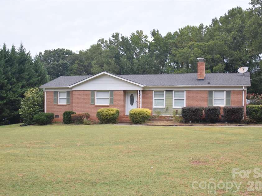 9823 Hannon Road, Mint Hill, NC 28227.  MLS# CAR4426115, YatesRealty ID 51906. 