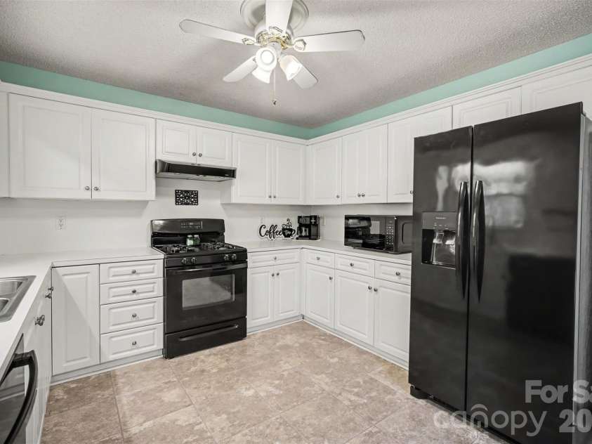 515 Harmony Glen Circle, Rock Hill, SC 29730.  MLS# CAR4424645, YatesRealty ID 51907. 