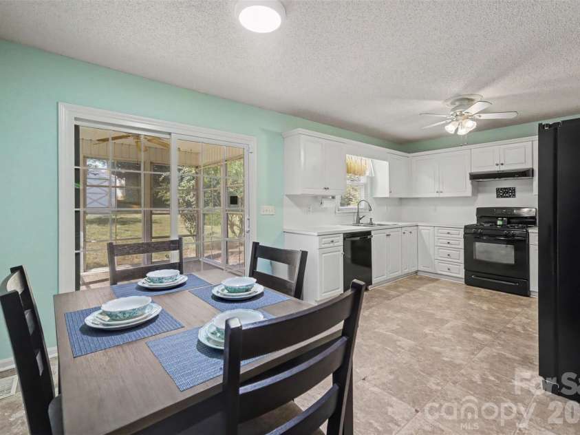 515 Harmony Glen Circle, Rock Hill, SC 29730.  MLS# CAR4424645, YatesRealty ID 51907. 