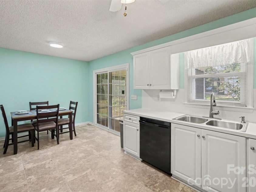 515 Harmony Glen Circle, Rock Hill, SC 29730.  MLS# CAR4424645, YatesRealty ID 51907. 