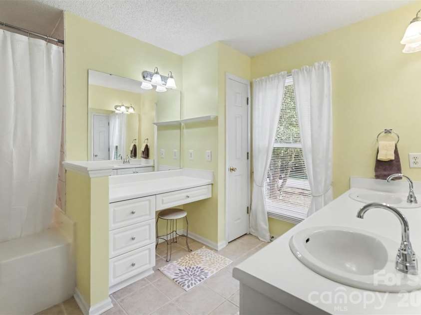515 Harmony Glen Circle, Rock Hill, SC 29730.  MLS# CAR4424645, YatesRealty ID 51907. 