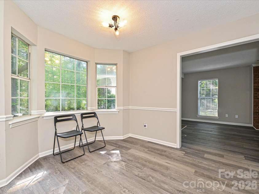 11200 Walking Horse Lane, Charlotte, NC 28215.  MLS# CAR4426487, YatesRealty ID 51908. 