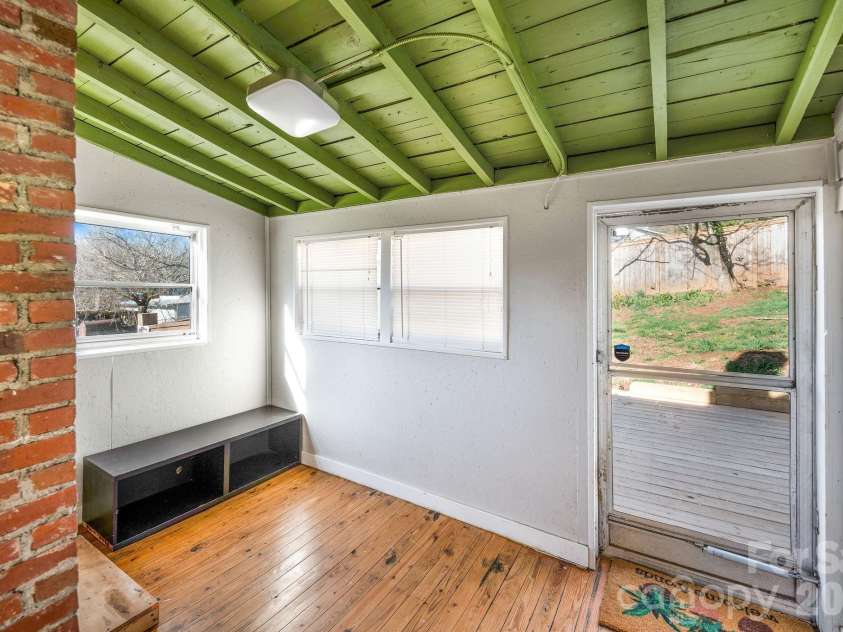 171 Wellington Street, Asheville, NC 28806.  MLS# CAR4355796, YatesRealty ID 5191. Laundry area, main level