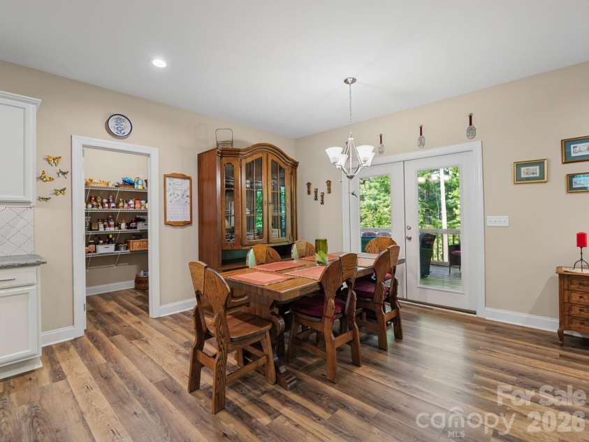 168 Willow Place Circle, Hendersonville, NC 28739.  MLS# CAR4425410, YatesRealty ID 51911. Dining Area