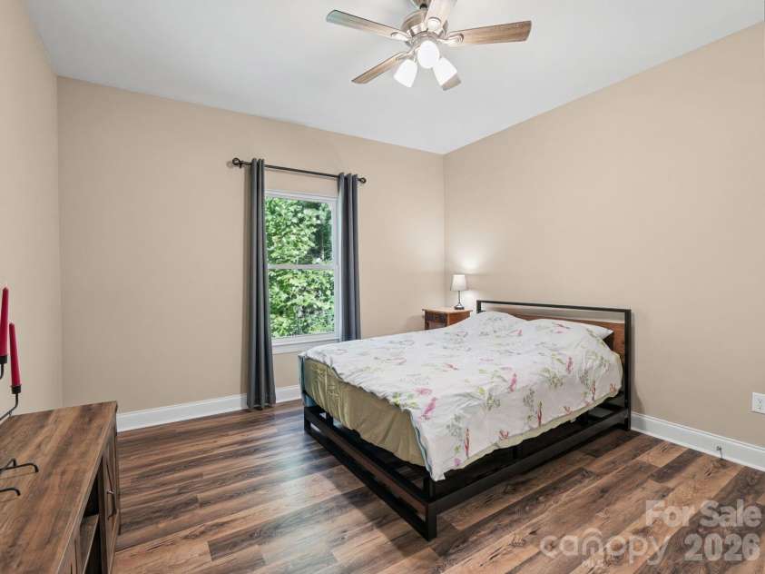 168 Willow Place Circle, Hendersonville, NC 28739.  MLS# CAR4425410, YatesRealty ID 51911. En-Suite Bedroom