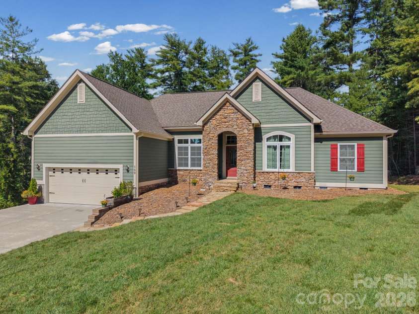 168 Willow Place Circle, Hendersonville, NC 28739.  MLS# CAR4425410, YatesRealty ID 51911. Front Exterior
