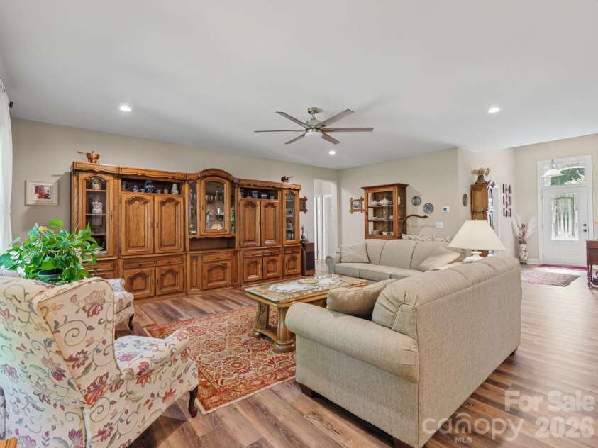168 Willow Place Circle, Hendersonville, NC 28739.  MLS# CAR4425410, YatesRealty ID 51911. Living Room – Alternate View