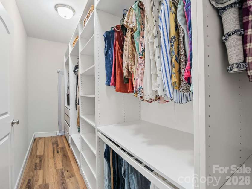 168 Willow Place Circle, Hendersonville, NC 28739.  MLS# CAR4425410, YatesRealty ID 51911. Primary Walk-In Closet