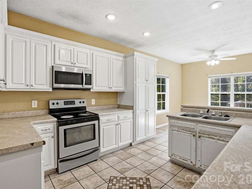 235 Summer Place Drive, Aiken, SC 29801.  MLS# CAR4426440, YatesRealty ID 51912. 