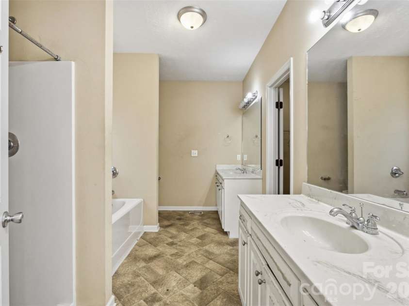 235 Summer Place Drive, Aiken, SC 29801.  MLS# CAR4426440, YatesRealty ID 51912. 