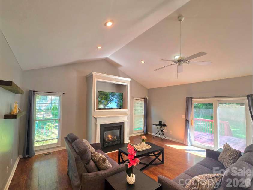 203 Springfield Road, Statesville, NC 28625.  MLS# CAR4425686, YatesRealty ID 51913. 
