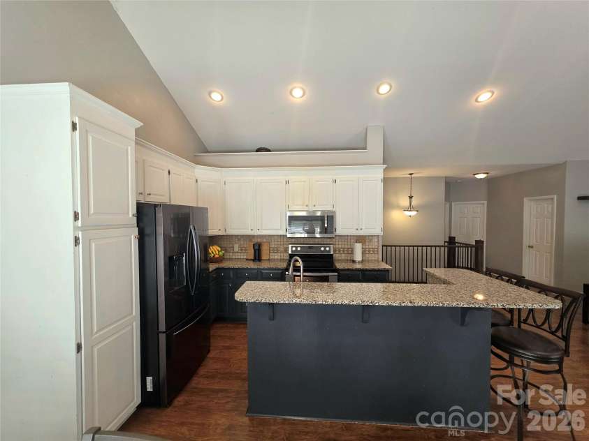 203 Springfield Road, Statesville, NC 28625.  MLS# CAR4425686, YatesRealty ID 51913. 