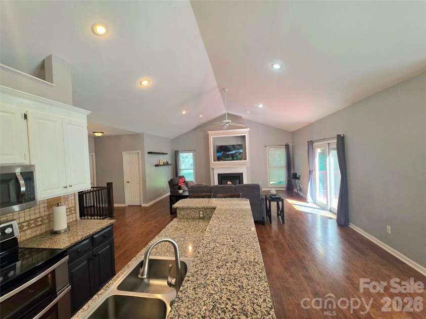 203 Springfield Road, Statesville, NC 28625.  MLS# CAR4425686, YatesRealty ID 51913. 
