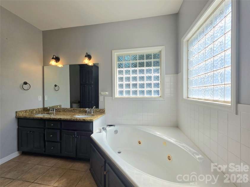 203 Springfield Road, Statesville, NC 28625.  MLS# CAR4425686, YatesRealty ID 51913. 