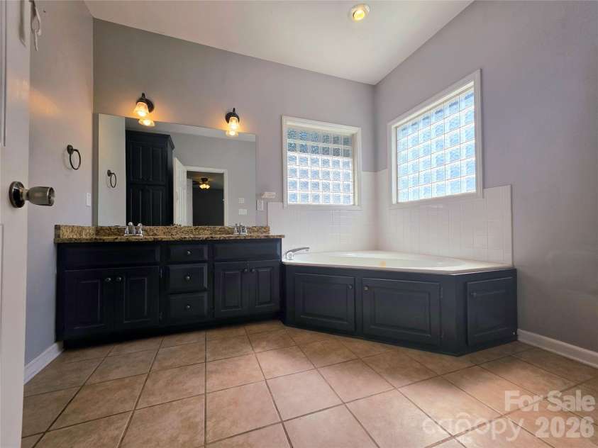 203 Springfield Road, Statesville, NC 28625.  MLS# CAR4425686, YatesRealty ID 51913. 