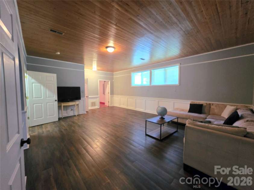 203 Springfield Road, Statesville, NC 28625.  MLS# CAR4425686, YatesRealty ID 51913. 