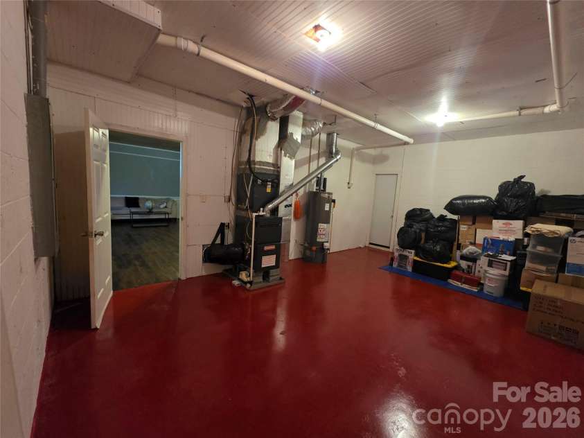 203 Springfield Road, Statesville, NC 28625.  MLS# CAR4425686, YatesRealty ID 51913. 