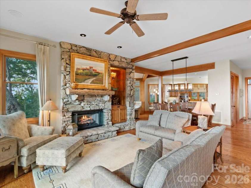 268 Sunset Point Road, Burnsville, NC 28714.  MLS# CAR4425001, YatesRealty ID 51916. 