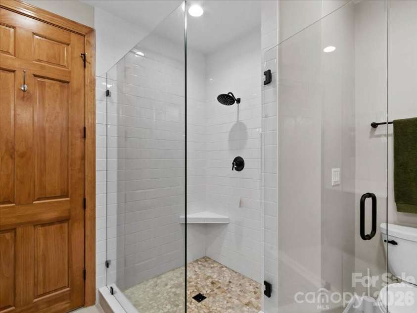 268 Sunset Point Road, Burnsville, NC 28714.  MLS# CAR4425001, YatesRealty ID 51916. 