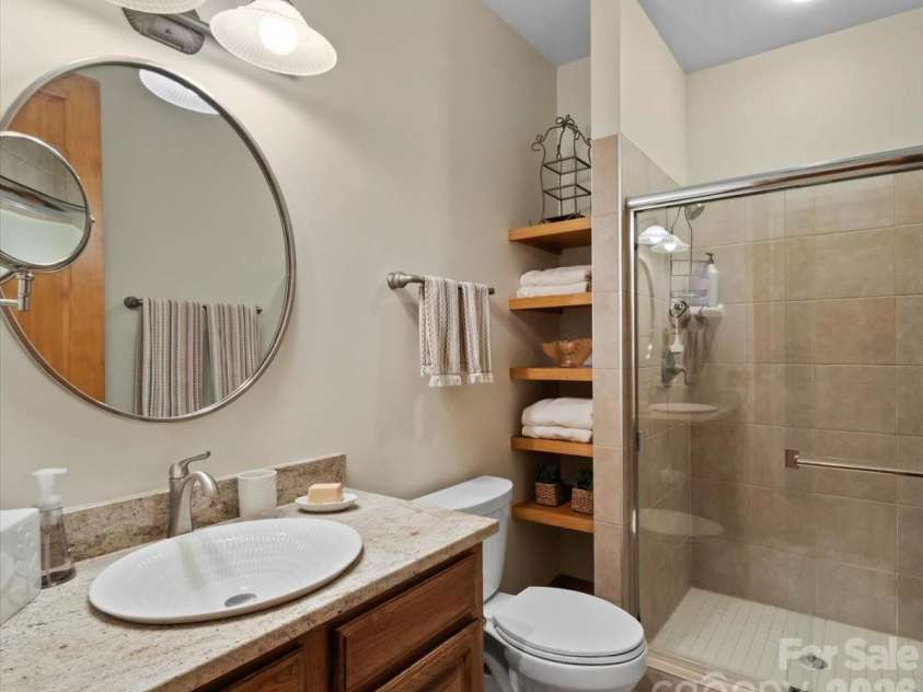 268 Sunset Point Road, Burnsville, NC 28714.  MLS# CAR4425001, YatesRealty ID 51916. 