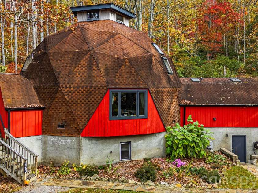 425 Bob Barnwell Road, Asheville, NC 28803.  MLS# CAR4425201, YatesRealty ID 51917. 