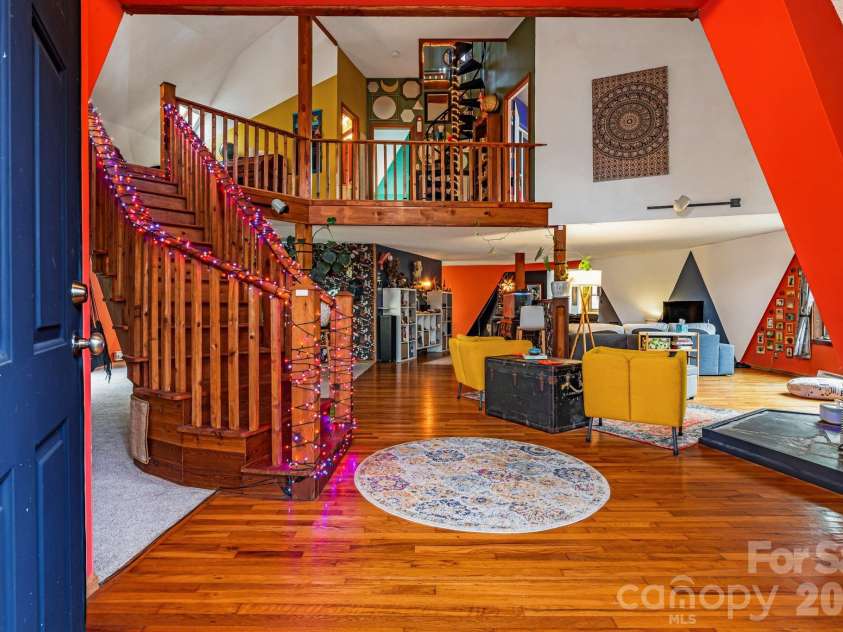 425 Bob Barnwell Road, Asheville, NC 28803.  MLS# CAR4425201, YatesRealty ID 51917. 