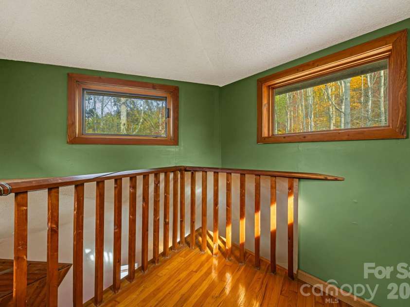425 Bob Barnwell Road, Asheville, NC 28803.  MLS# CAR4425201, YatesRealty ID 51917. 