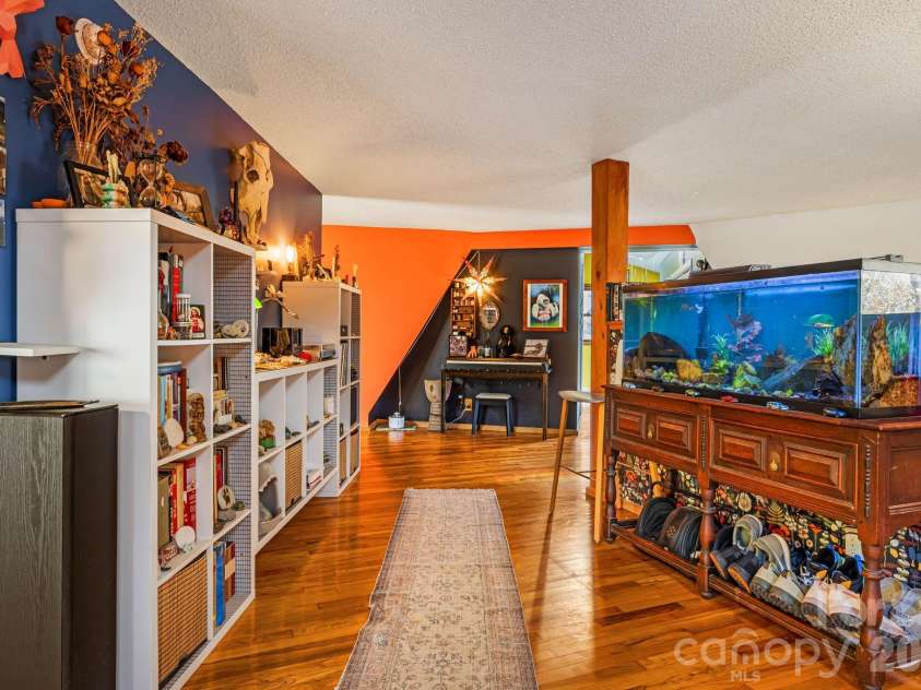 425 Bob Barnwell Road, Asheville, NC 28803.  MLS# CAR4425201, YatesRealty ID 51917. 