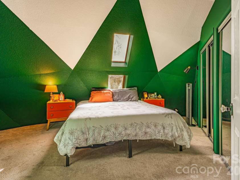 425 Bob Barnwell Road, Asheville, NC 28803.  MLS# CAR4425201, YatesRealty ID 51917. 