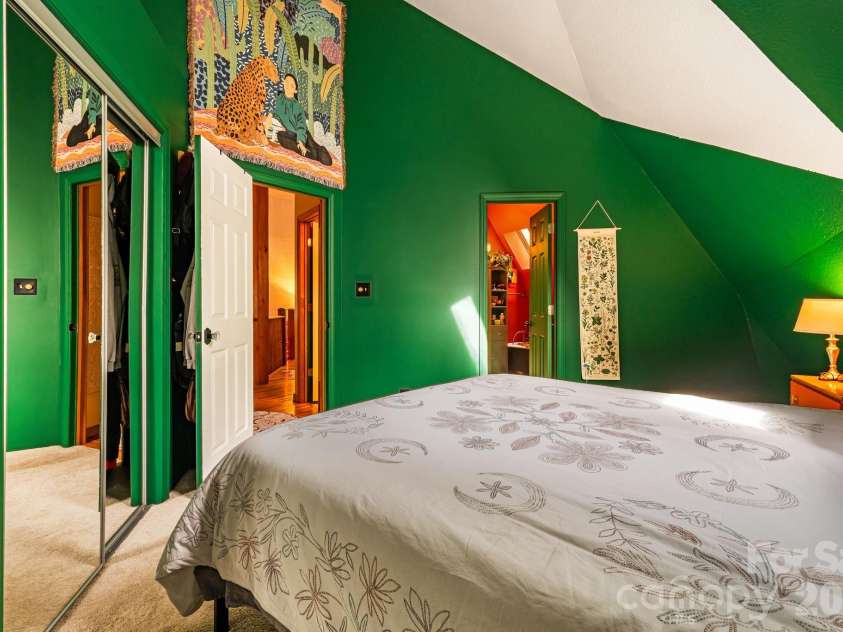 425 Bob Barnwell Road, Asheville, NC 28803.  MLS# CAR4425201, YatesRealty ID 51917. 