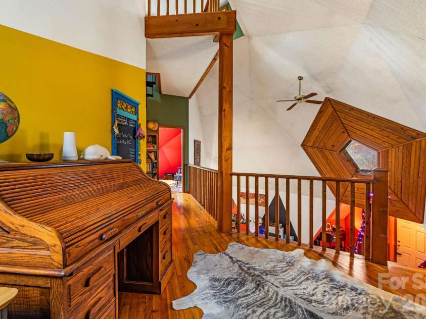 425 Bob Barnwell Road, Asheville, NC 28803.  MLS# CAR4425201, YatesRealty ID 51917. 