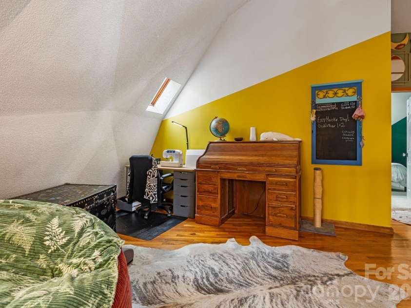 425 Bob Barnwell Road, Asheville, NC 28803.  MLS# CAR4425201, YatesRealty ID 51917. 