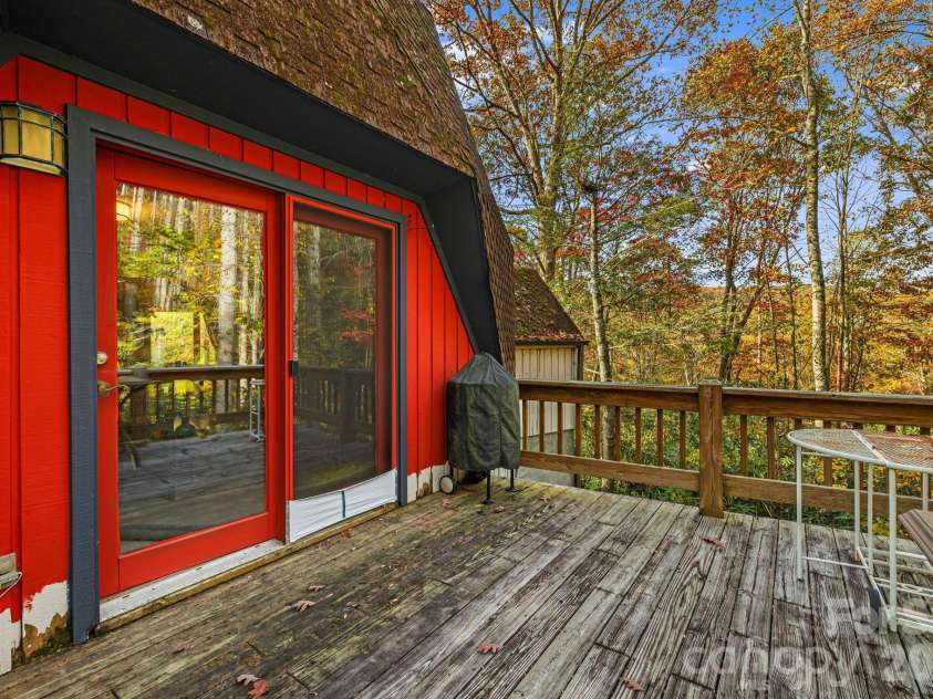425 Bob Barnwell Road, Asheville, NC 28803.  MLS# CAR4425201, YatesRealty ID 51917. 
