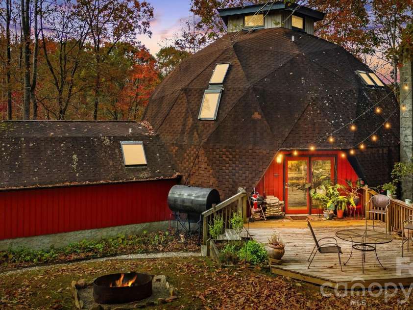 425 Bob Barnwell Road, Asheville, NC 28803.  MLS# CAR4425201, YatesRealty ID 51917. 