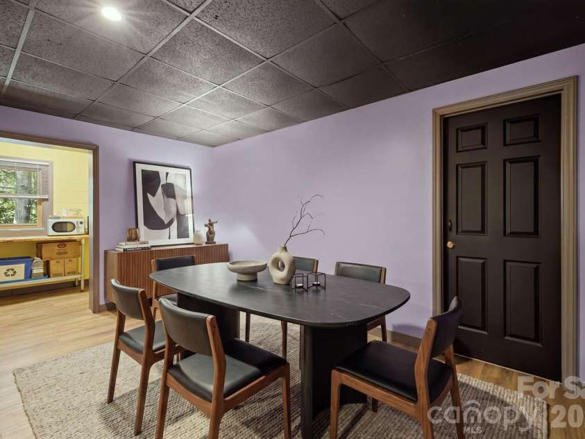 425 Bob Barnwell Road, Asheville, NC 28803.  MLS# CAR4425201, YatesRealty ID 51917. 