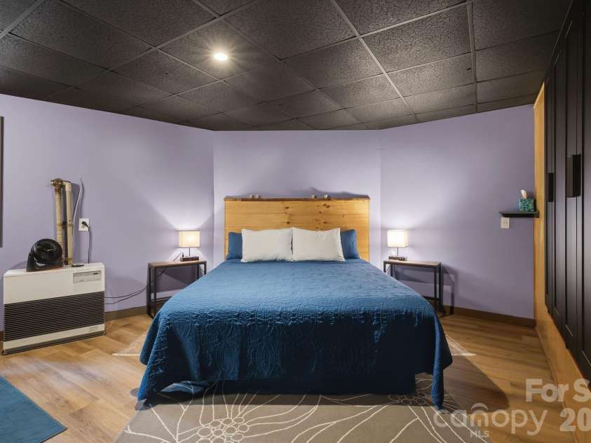 425 Bob Barnwell Road, Asheville, NC 28803.  MLS# CAR4425201, YatesRealty ID 51917. 