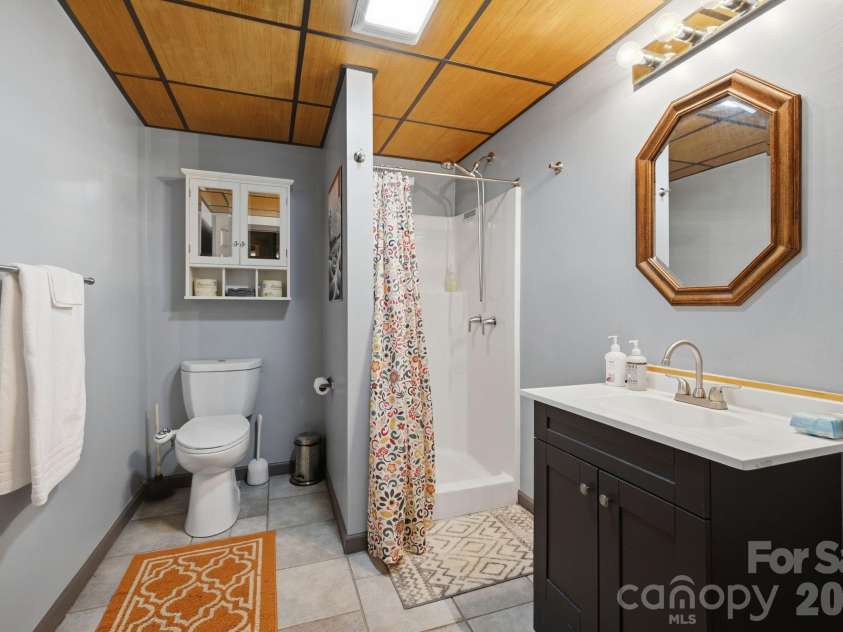 425 Bob Barnwell Road, Asheville, NC 28803.  MLS# CAR4425201, YatesRealty ID 51917. 