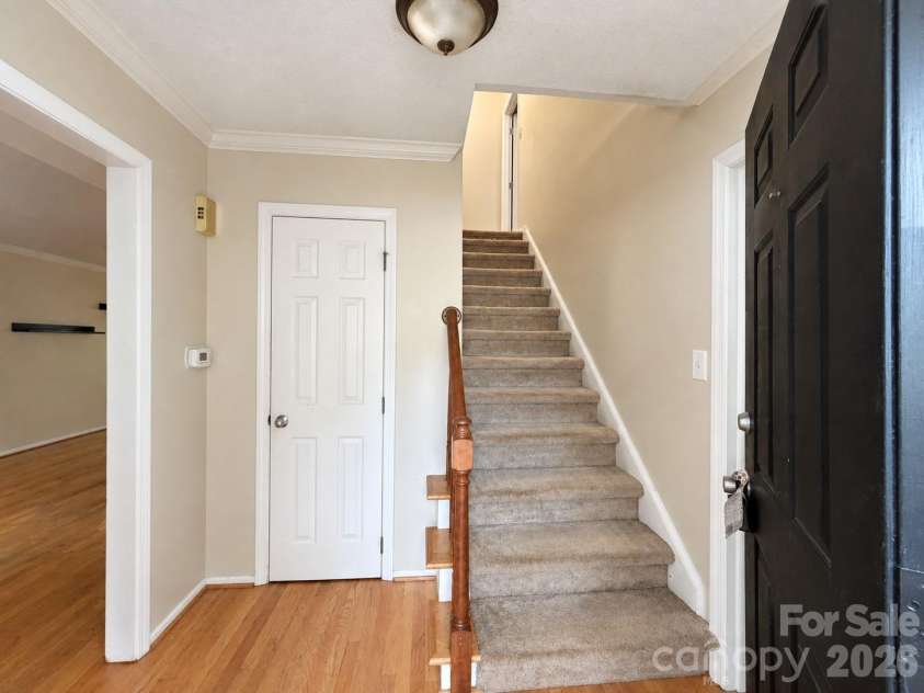 1425 Longbrook Drive, Charlotte, NC 28270.  MLS# CAR4425296, YatesRealty ID 51919. Entry